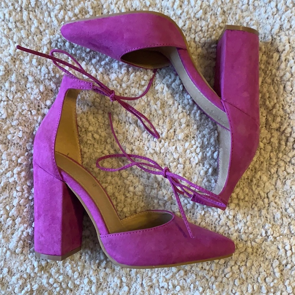 Chunky Pointed Toe Heel